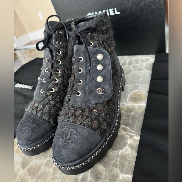 CHANEL Tweed Suede Calfskin Pearl Boots with Chain Accent, Blue/Green, size 9 - Picture 11 of 16
